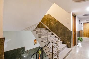 Fabhotel Grand Villa