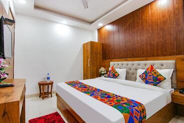 Fabhotel Grand Villa