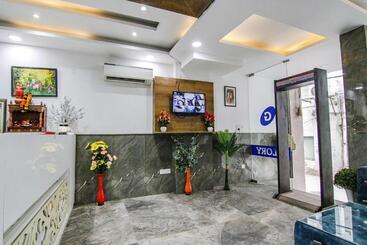 Fabhotel Grand Villa
