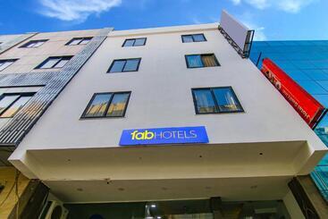 Fabhotel Grand Villa
