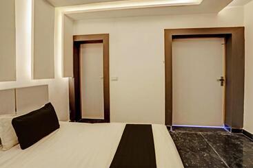 Fabhotel Grand Villa