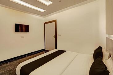 Fabhotel Grand Villa
