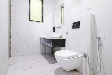 Fabhotel Grand Villa