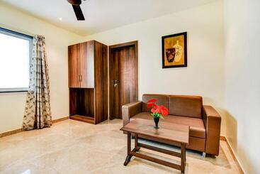 Fabhotel Grand Villa
