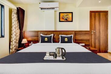 Fabhotel Grand Villa
