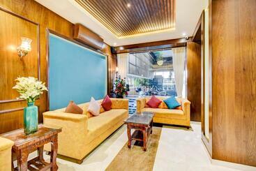 Fabhotel Grand Villa