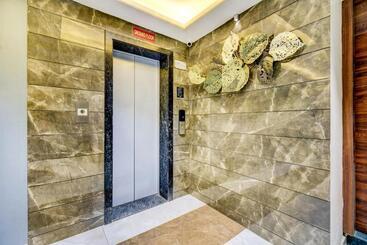 Fabhotel Grand Villa