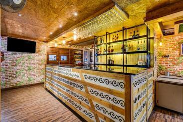 Fabhotel Grand Villa