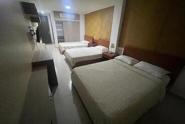 هتل Prado 72 Inn