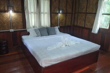 پانسیون Sainamhai Resort