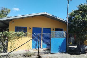 پانسیون The Yellow House Boquete Private Apartaments With Kitchen And Bathroom