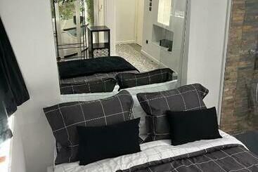 هاستل Modern Room With Indoor Shower Near The River   Quarto Moderno Com Duche Interior Próximo Da Ribeira