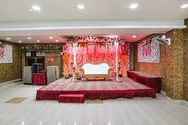 هتل O Maharoopa Palace