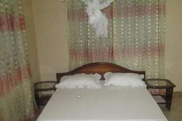 هتل Kinyaiya S Farm Lodge
