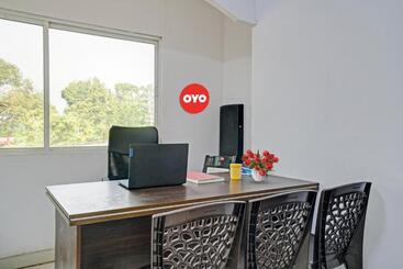 هتل Oyo Flagship 80820 Hornbill Residency