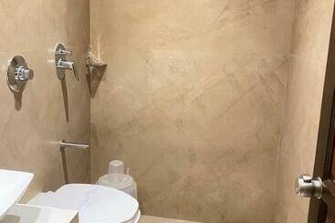 هتل Plaza Heights By Rak Rooms, Mangaluru