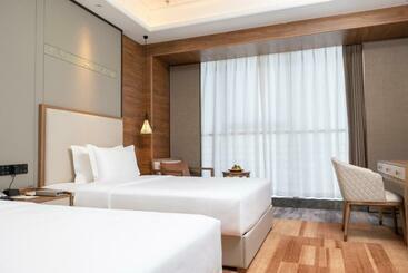 Jingling Grand Hotel Gaochun