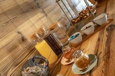 پانسیون Fleur Des Neiges & Spa   Adults Only