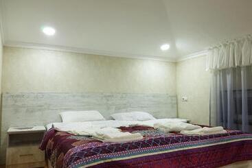 پانسیون Guest House 15a