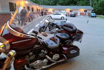 Three Island Motel
