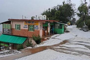 تختخواب و صبحانه The Moon Light Home Stay