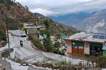 تختخواب و صبحانه The Moon Light Home Stay