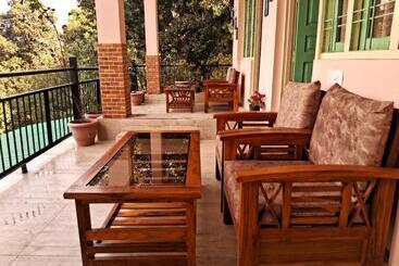 تختخواب و صبحانه The Moon Light Home Stay