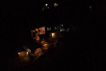 تختخواب و صبحانه The Moon Light Home Stay