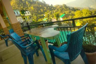 تختخواب و صبحانه The Moon Light Home Stay