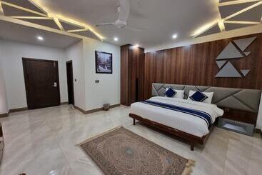 Grand Hotel Quetta