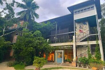 Ceylon Kingsmen Garden Hotel   Katunayake - Negombo