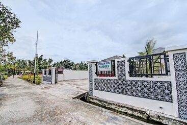 هتل Oyo 92176 Sandira Syariah
