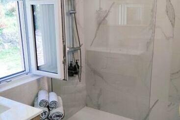 Les Terrasses B&b Avec Piscine Privée