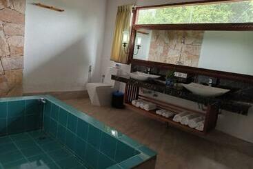 استراحتگاه Bellevue Beach   Nilaveli