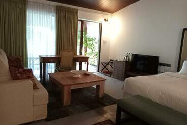 استراحتگاه Bellevue Beach   Nilaveli