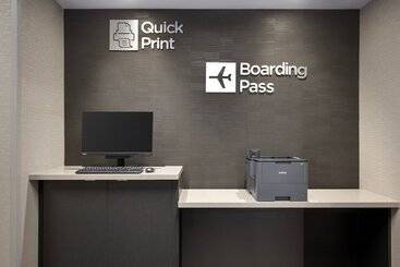 هتل Courtyard By Marriott Nanaimo