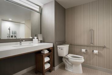 هتل Courtyard By Marriott Nanaimo