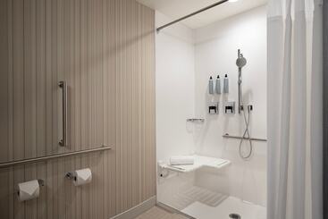 هتل Courtyard By Marriott Nanaimo
