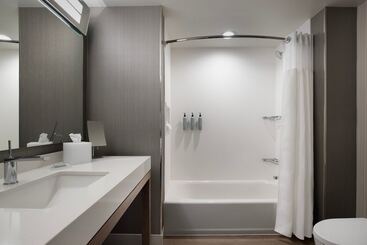 هتل Courtyard By Marriott Nanaimo