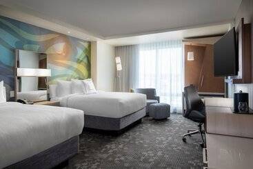 هتل Courtyard By Marriott Nanaimo
