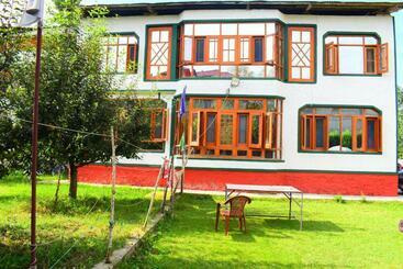 هتل Gulsitara Resorts Gulmarg