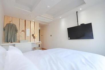 هتل Sokcho Gallery In Stay