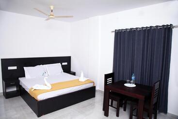 هتل Thekkady Travel Rooms