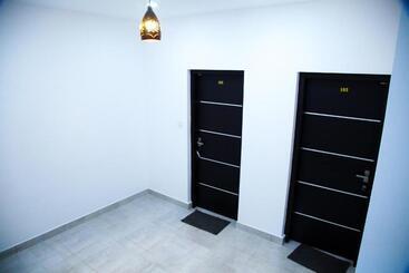 هتل Thekkady Travel Rooms