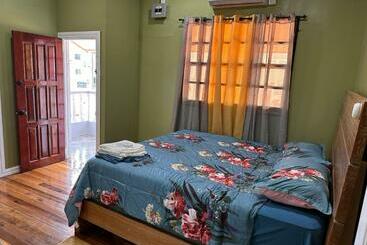 پانسیون Hollywood Guesthouse