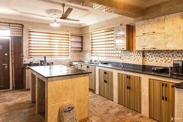 پانسیون Richjoy Lodge