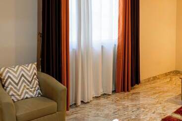 پانسیون Richjoy Lodge
