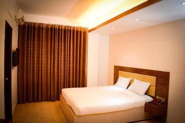 The Alina Hotel & Suites