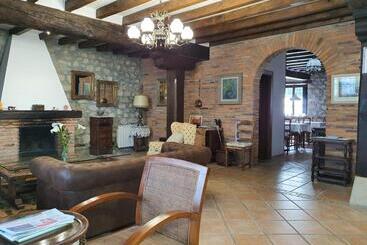 هاستل Posada San Tirso
