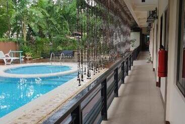 تختخواب و صبحانه Diakopes Inn